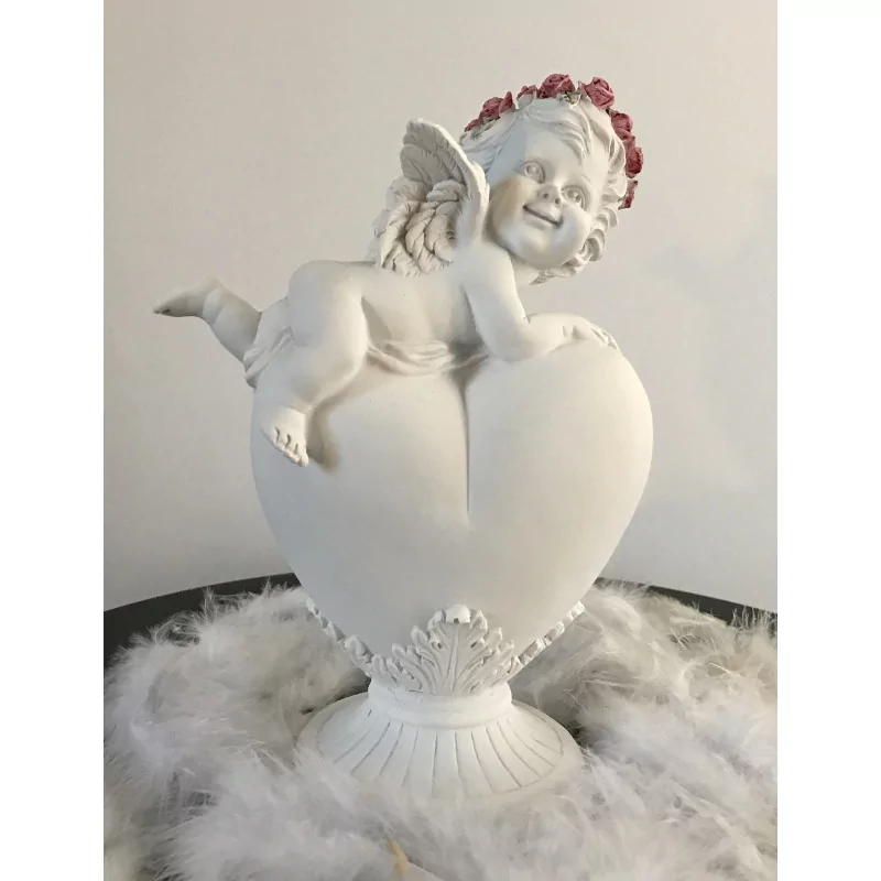 Ange sur un cœur 16,5 cm/