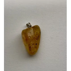 Pendentif d'Ambre (copal)...
