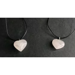 Pendentif Quartz rose en forme de cœur & collier cuir noir.