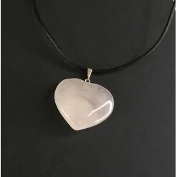 Pendentif Quartz rose en forme de cœur & collier cuir noir.