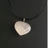 Pendentif Quartz rose en forme de cœur & collier cuir noir.