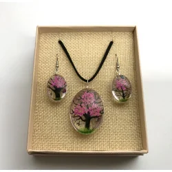 Coffret pendentif Arbre de Vie et Boucles d’Oreilles Fleurs pressée Rose vif.