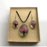 Coffret pendentif Arbre de Vie et Boucles d’Oreilles Fleurs pressée Rose vif.