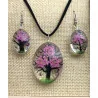 Coffret pendentif Arbre de Vie et Boucles d’Oreilles Fleurs pressée Rose vif.