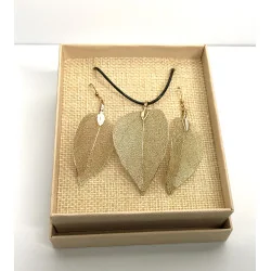 Coffret Pendentif et Boucles d’Oreilles Feuilles Or.