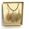 Coffret Pendentif et Boucles d’Oreilles Feuilles Or.