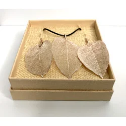 Coffret Pendentif et Boucles d’Oreilles Feuilles Or rose.