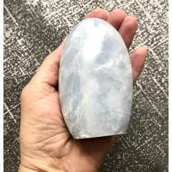 🌿 Calcite Bleue polie – Pièce unique de Madagascar.