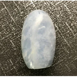 🌿 Calcite Bleue polie – Pièce unique de Madagascar.