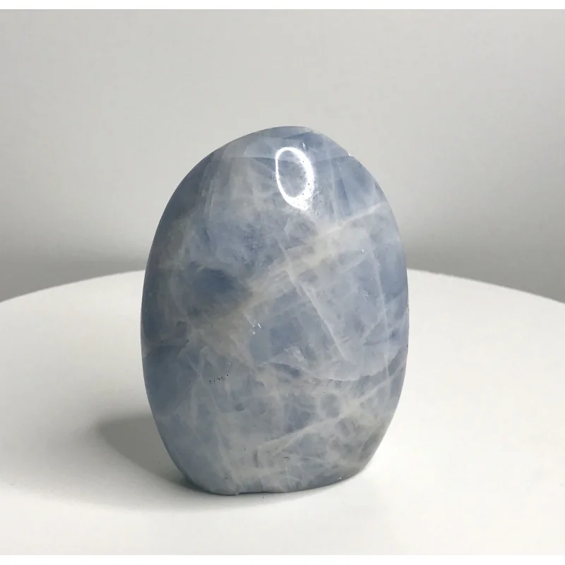 🌿 Calcite Bleue polie – Pièce unique de Madagascar.