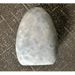 🌿 Calcite Bleue polie – Pièce unique de Madagascar.