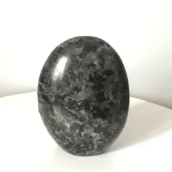 🌑 Galet Gabbro roulé – Madagascar
