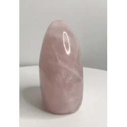 🌸 Galet de Quartz Rose de Madagascar – Base plate.