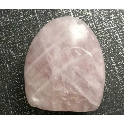 🌸 Galet de Quartz Rose de Madagascar – Base plate.