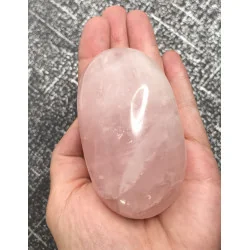 🌸 Galet Quartz Rose – Madagascar