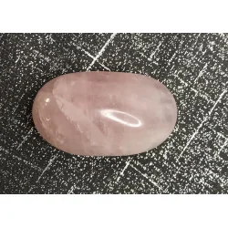 🌸 Galet Quartz Rose – Madagascar