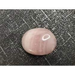 🌸 Galet Quartz Rose – Madagascar