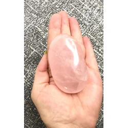 🌸 Galet Quartz Rose – Madagascar