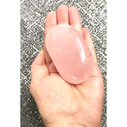 🌸 Galet Quartz Rose – Madagascar