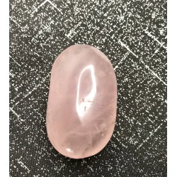 🌸 Galet Quartz Rose – Madagascar