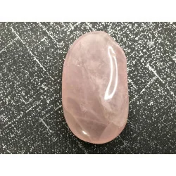 🌸 Galet Quartz Rose – Madagascar