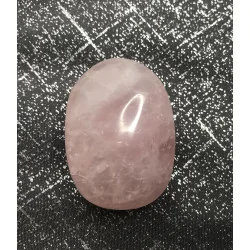 🌸 Galet Quartz Rose – Madagascar