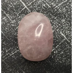 🌸 Galet Quartz Rose – Madagascar