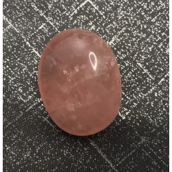 🌸 Galet Quartz Rose – Madagascar