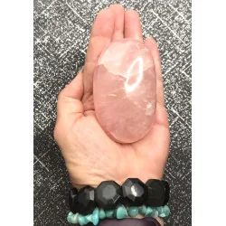 🌸 Galet Quartz Rose – Madagascar