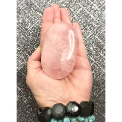🌸 Galet Quartz Rose – Madagascar