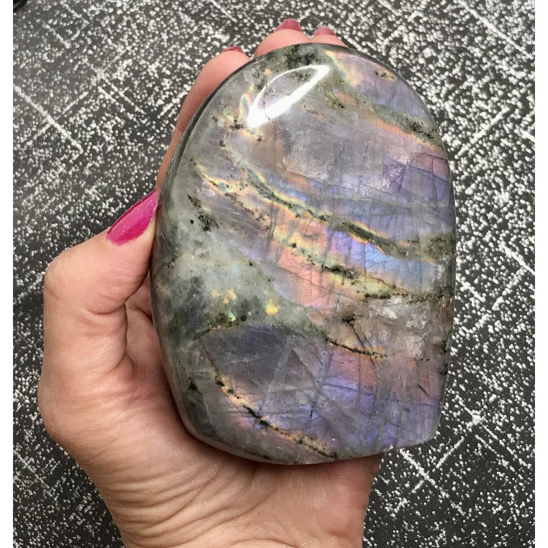 🌌 Labradorite grise – Madagascar