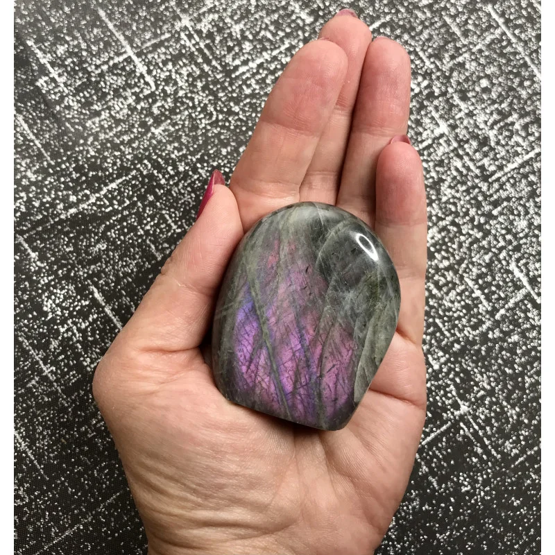 🌌 Labradorite grise – Madagascar