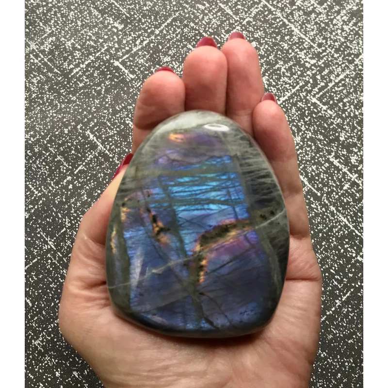 🌌 Labradorite grise – Madagascar