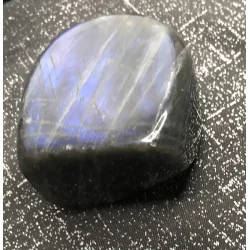 🌌 Labradorite grise – Madagascar