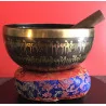 Bol chantant Tibet gravé main , diamètre 21 cm.